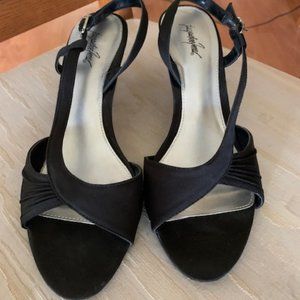 Jacqueline Ferrar Black Dress Shoes Size 7M